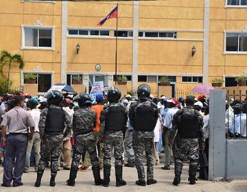 Embajada de Hait&iacute; se desliga de noticia falsa sobre supuesta entrega de dinero a los haitianos en RD