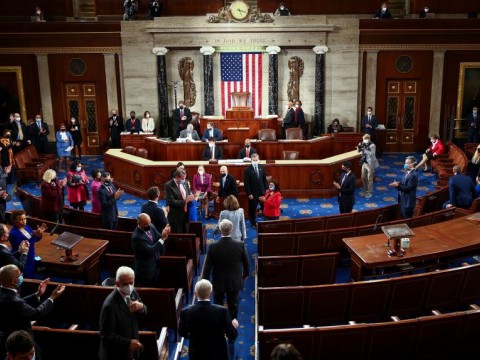 Senadores piden que se mantengan restricciones sobre Cuba a empresas de EEUU