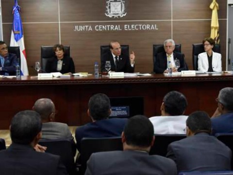 Luego de la entrega de certificados pleno de la JCE ser&aacute; cambiado 