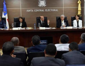 Junta Central Electoral decidir&aacute; en el 2021 el orden de partidos pol&iacute;ticos