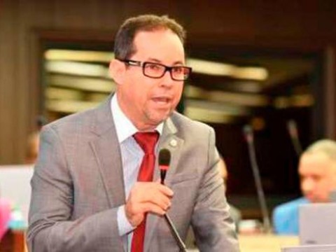 Diputado pide a colegios y universidades no disfrazar el cobro de reinscripci&oacute;n
