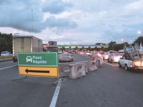 Veh&iacute;culos de emergencia tendr&aacute;n paso r&aacute;pido exclusivo en peajes