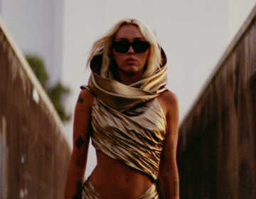 MILEY CYRUS presenta &ldquo;FLOWERS&rdquo;