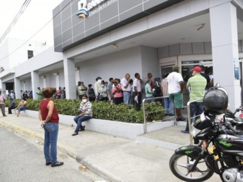Bancos comerciales operar&aacute;n con nuevos horarios como medida de precauci&oacute;n sanitaria 