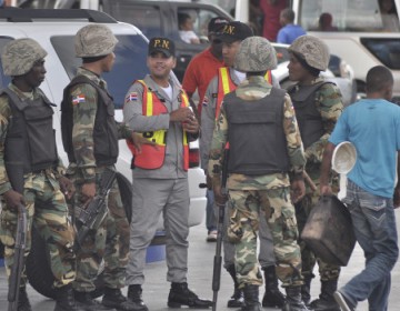Ministro de Defensa y director de la polic&iacute;a sostendr&aacute;n reuni&oacute;n en Palacio Nacional luego de agitado fin de semana