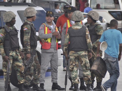 Ministro de Defensa y director de la polic&iacute;a sostendr&aacute;n reuni&oacute;n en Palacio Nacional luego de agitado fin de semana