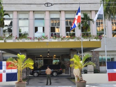 Cerca de 150 mil empleados de distritos municipales tienen dos meses sin seguro médico