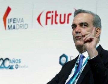 Presidente Abinader es premiado en Fitur por su apoyo al turismo