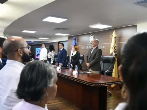JCE convoca a partidos a una "cumbre" sobre precampa&ntilde;a y campa&ntilde;a