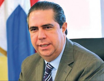 Partidos de oposici&oacute;n acusan al gobierno "comprar de dirigentes"