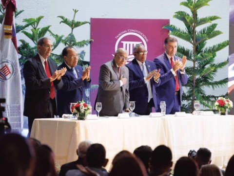 Milton Ray Guevara conf&iacute;a en la labor de los cinco nuevos magistrados del Tribunal Constitucional