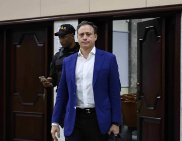 Jean Alain insiste fue descargado por Consejo
