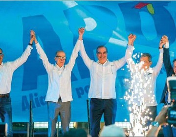 Abinader recurre a vieja pr&aacute;ctica de combinar lo oficial con lo pol&iacute;tico