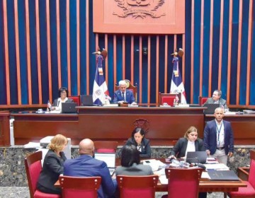 Los senadores dan luz verde a bonos, pr&eacute;stamo y nuevas leyes