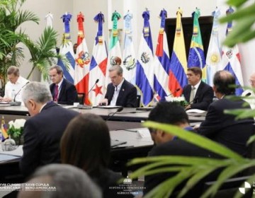A escena la Cumbre con el lema: &ldquo;Juntos por una Iberoam&eacute;rica justa y sostenible&rdquo;