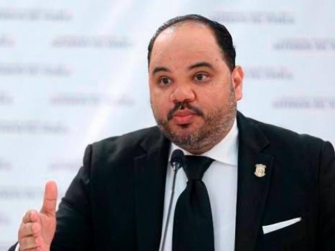 &ldquo;Desde el punto de vista &eacute;tico cumplo absolutamente todo para ser defensor del pueblo&rdquo;