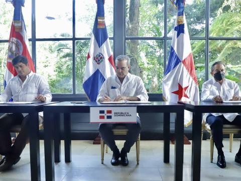 Costa Rica, Panam&aacute; y Rep&uacute;blica Dominicana piden respeto al orden constitucional en Ecuador