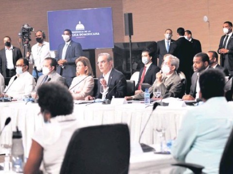 Debaten reforma constitucional