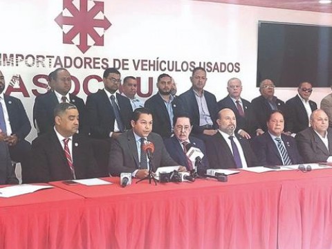 Importadores de autos piden extender norma de pagos en efectivo