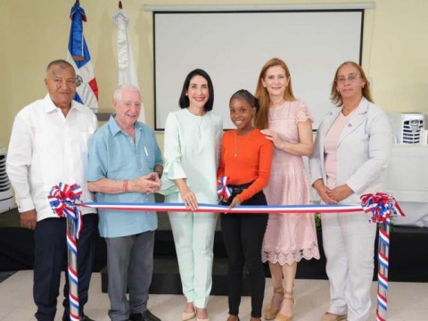 Raquel Arbaje y Fundaci&oacute;n Reservas del Pa&iacute;s inauguran Centro de Capacitaci&oacute;n de Madres J&oacute;venes
