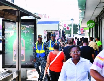 Intenso patrullaje de la polic&iacute;a en calles de Santo Domingo