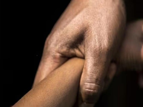 Tres extranjeros detenidos en B&aacute;varo por intento de rapto de dos ni&ntilde;os