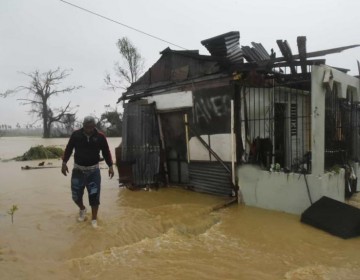 Un muerto y m&aacute;s de 12,485 desplazados por Fiona