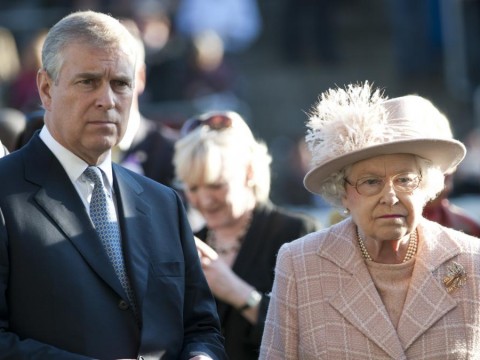 La reina Isabel II retira los t&iacute;tulos militares al pr&iacute;ncipe Andr&eacute;s por esc&aacute;ndalo sexual