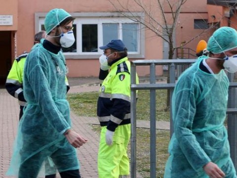 M&eacute;dicos siguen luchando contra el Coronavirus en Italia  