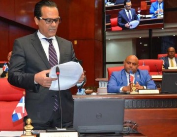 Iv&aacute;n Silva asume como vocero del PRD en el Senado