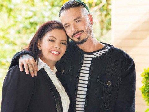 Madre de J Balvin fue hospitalizada de urgencia; el artista suplica que oren por ella