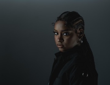 J NOA lanza su &aacute;lbum debut con un autotitulado&nbsp;focus track y video&nbsp;