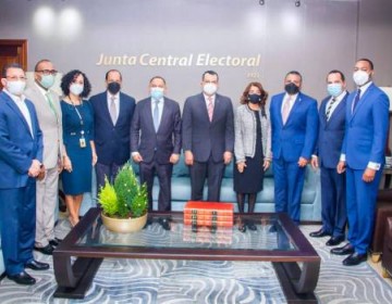 Rom&aacute;n J&aacute;quez dice JCE decidir&aacute; si FP es un partido mayoritario