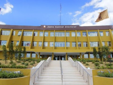JCE trabaja arduamente en confecci&oacute;n de boletas las primarias del 6 de Octubre