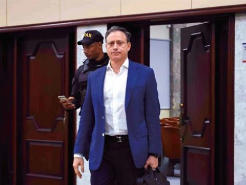 Exprocurador Jean Alain pide excluir pruebas presentadas por quienes fueron sus "subalternos"
