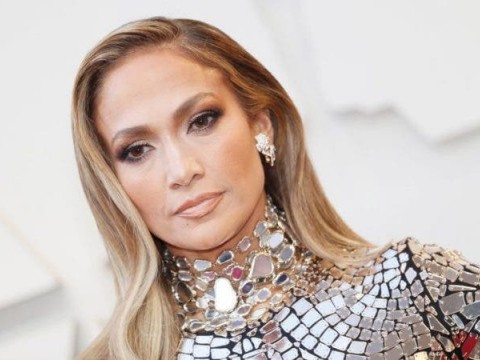 Sin rastros de Ben Affleck, JLo celebra pijama party familiar