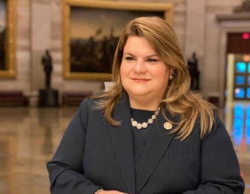 La gobernadora de Puerto Rico llama a los dominicanos en la isla a no preocuparse por deportaciones