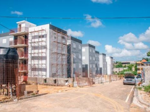 Apartamentos que construye la CAASD para familias de Los Platanitos est&aacute;n casi listos 