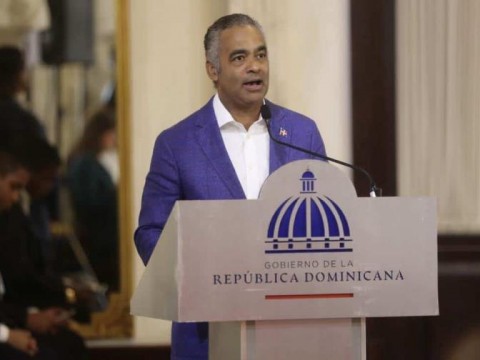 El ministro de la Presidencia lanzar&aacute; la primera bola en el Escogido vs Licey