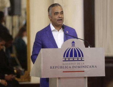 El ministro de la Presidencia lanzar&aacute; la primera bola en el Escogido vs Licey