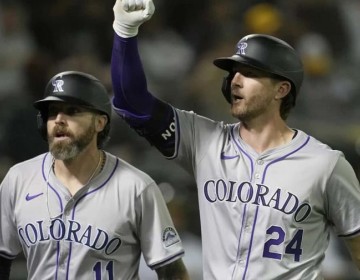 Jonr&oacute;n de McMahon en la entrada 12 da triunfo a Rockies sobre Atl&eacute;ticos
