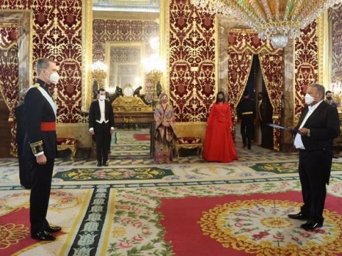 Juan Bol&iacute;var D&iacute;az presenta cartas credenciales como embajador ante el Rey de Espa&ntilde;a