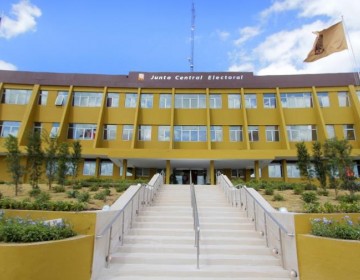 La JCE ratifica a sus principales directores departamentales