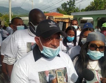 Se manifiestan en palacio de justicia de Villa Altagracia