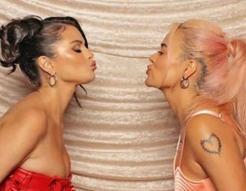 Karol G y Paris Hilton, las famosas que asistieron a los 31 de Selena G&oacute;mez