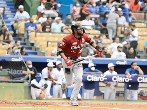 Gigantes vencen a Tigres en el primer juego de una doble cartelera