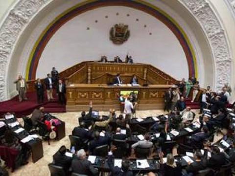 La Asamblea Nacional de Venezuela debate la usurpaci&oacute;n de Maduro y una amnist&iacute;a para sus colaboradores