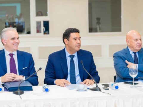 Empresarios y senadores discutir&aacute;n esta semana sobre una cesant&iacute;a que "no es negociable"