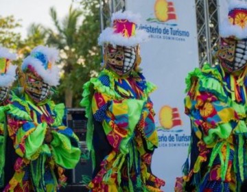 Contin&uacute;a la alegr&iacute;a, colorido y buena m&uacute;sica en la cuarta entrega de Carnaval Puerto Plata