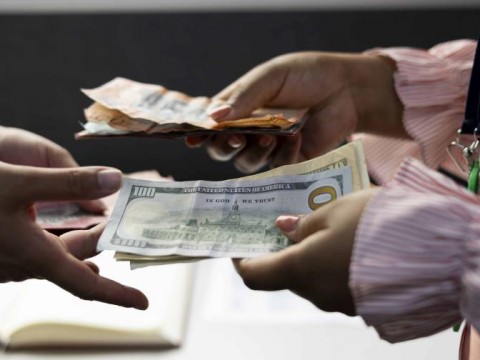 El Banco Central sit&uacute;a la venta promedio del d&oacute;lar en RD$60